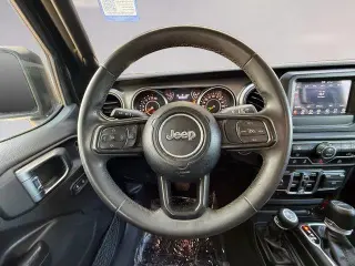 Jeep Gladiator 2023 4x4 Sport cabina de tripulación de 4 puertas con caja de carga de 5.0 pies