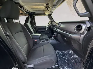 Jeep Gladiator 2023 4x4 Sport cabina de tripulación de 4 puertas con caja de carga de 5.0 pies