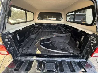 Jeep Gladiator 2023 4x4 Sport cabina de tripulación de 4 puertas con caja de carga de 5.0 pies