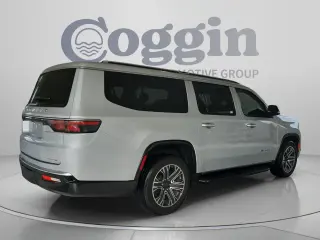 Jeep Wagoneer L 2024 4x2 Serie II 4p SUV