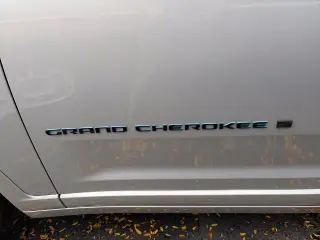 Jeep Grand Cherokee 2023 4x4 30th Anniversary 4xe 4dr SUV