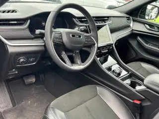 Jeep Grand Cherokee L 2025 4x2 Laredo 4p SUV