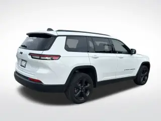 Jeep Grand Cherokee L 2025 4x2 Laredo 4p SUV