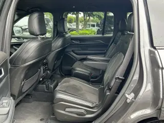 Jeep Grand Cherokee L 2025 4x2 Laredo 4p SUV