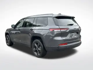 Jeep Grand Cherokee L 2025 4x2 Laredo 4p SUV