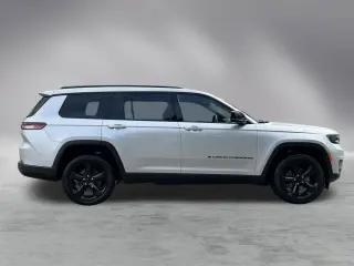 Jeep Grand Cherokee L 2025 4x2 Laredo 4dr SUV