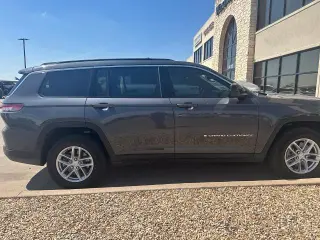 Jeep Grand Cherokee L 2025 4x2 Laredo 4p SUV