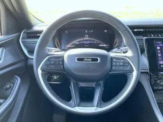 Jeep Grand Cherokee 2025 4x4 Laredo 4p SUV