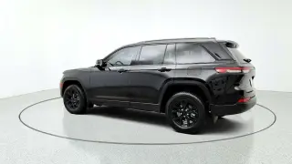 Jeep Grand Cherokee 2024 4x4 Laredo 4dr SUV