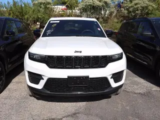 Jeep Grand Cherokee 2023 4x4 Laredo 4 puertas SUV