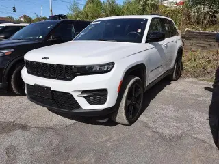 Jeep Grand Cherokee 2023 4x4 Laredo 4 puertas SUV