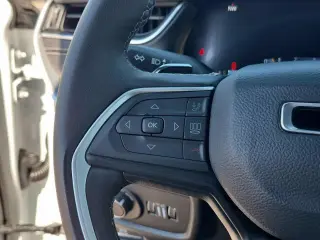 Jeep Grand Cherokee 2025 4x4 Laredo 4p SUV