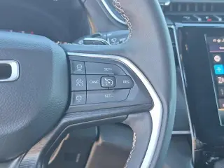 Jeep Grand Cherokee 2025 4x4 Laredo 4p SUV