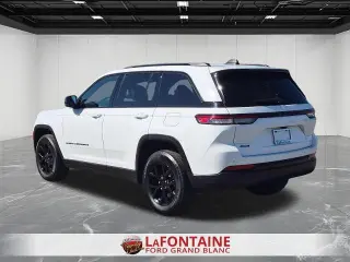 Jeep Grand Cherokee 2025 4x4 Laredo 4p SUV