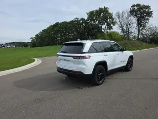 Jeep Grand Cherokee 2025 4x4 Laredo 4p SUV