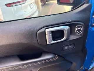 Jeep Wrangler 2024 4x4 Sahara 4p SUV