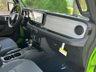 Jeep Wrangler 2025 4x4 Willys 4dr SUV