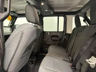 Jeep Wrangler 2024 4x4 Sport 4p SUV