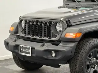 Jeep Wrangler 2024 4x4 Sport 4p SUV