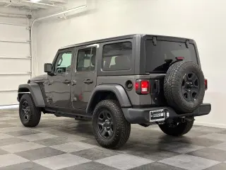 Jeep Wrangler 2024 4x4 Sport 4p SUV