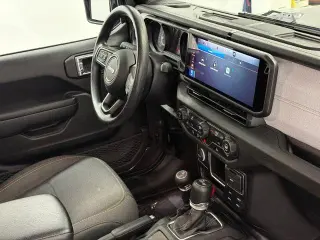 Jeep Wrangler 2024 4x4 Sport 4p SUV