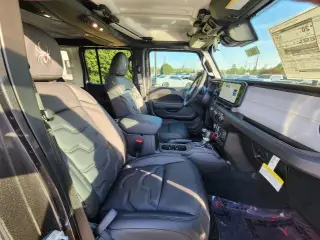 Jeep Wrangler 2024 4x4 Sport 4p SUV