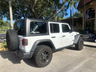 Jeep Wrangler 2024 4x4 Sport 4p SUV