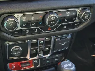 Jeep Wrangler 2024 4x4 Sport 4p SUV
