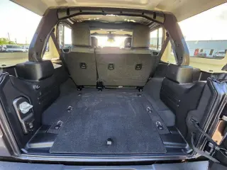 Jeep Wrangler 2024 4x4 Sport 4p SUV