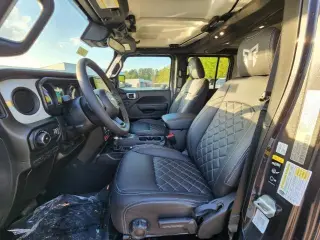 Jeep Wrangler 2024 4x4 Sport 4p SUV