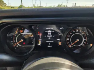 Jeep Wrangler 2024 4x4 Sport 4p SUV