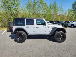 Jeep Wrangler 2024 4x4 Sport 4p SUV
