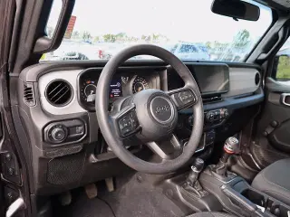 Jeep Wrangler 2024 4x4 Sport 2p SUV