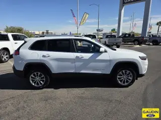 Jeep Cherokee 2021 4x4 Latitude Lux 4p SUV