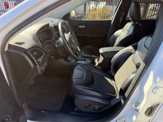 Jeep Cherokee 2019 4x4 Latitude Plus 4dr SUV