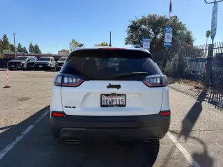 Jeep Cherokee 2019 4x4 Latitude Plus 4dr SUV