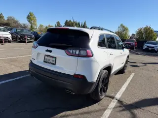 Jeep Cherokee 2019 4x4 Latitude Plus 4dr SUV
