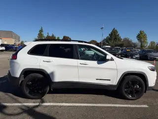 Jeep Cherokee 2019 4x4 Latitude Plus 4dr SUV