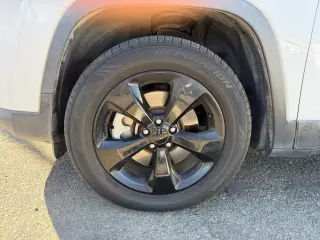 Jeep Cherokee 2019 4x4 Latitude Plus 4dr SUV