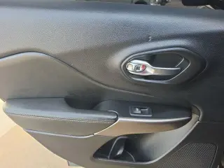 Jeep Cherokee 2019 4x4 Latitude SUV de 4 puertas