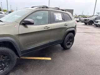 Jeep Cherokee 2019 4x4 Trailhawk 4dr SUV