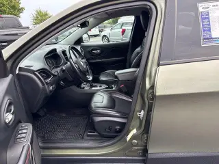 Jeep Cherokee 2019 4x4 Trailhawk 4dr SUV