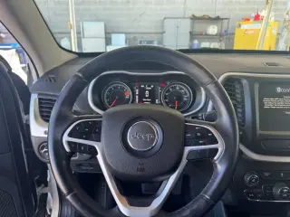 Jeep Cherokee 2018 Latitude Plus 4dr SUV