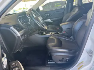 Jeep Cherokee 2018 Latitude Plus 4dr SUV