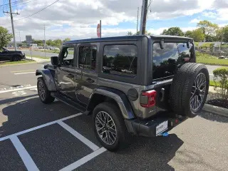 Jeep Wrangler 2023 4x4 Sahara 4xe 4dr SUV