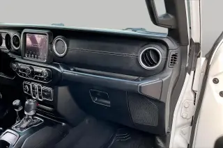 Jeep Wrangler Unlimited 2018 4x4 Sahara 4dr SUV (lanzamiento a mitad de año)