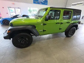 Jeep Wrangler Unlimited 2018 4x4 Sport 4p SUV (lanzamiento medio del año)