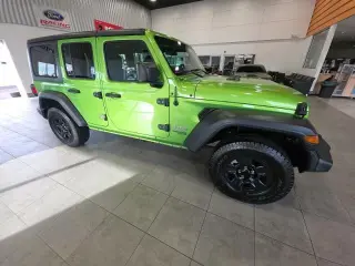 Jeep Wrangler Unlimited 2018 4x4 Sport 4p SUV (lanzamiento medio del año)