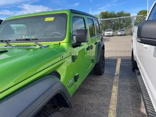 Jeep Wrangler Unlimited 2018 4x4 Sport 4p SUV (lanzamiento medio del año)