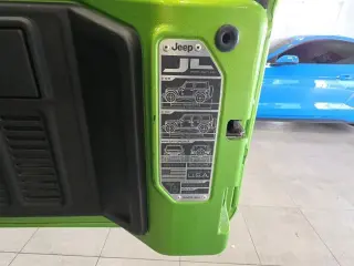 Jeep Wrangler Unlimited 2018 4x4 Sport 4p SUV (lanzamiento medio del año)